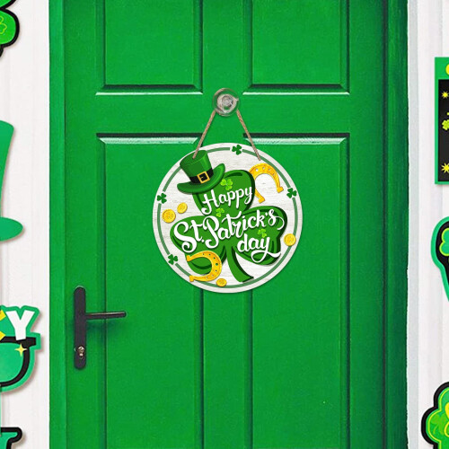 Welkomstbord van hout voor de deur ter ere van St. Patrick's Day 2