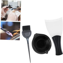 Haarverfset met verfkom, verfplaat en verfborstel voor professioneel gebruik in de salon.