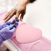 Heart Shaped Manicure Hand Rest Cushion Pink Soft Nail Tech Arm Rest Pillow for Salon Use and Nail Art Support