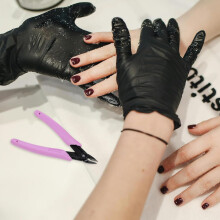 Nagelkunstzange aus Edelstahl, Nagelschere mit Strasssteinentferner, tragbares Werkzeug aus Metall für Maniküre und DIY-Zubehör, Lila