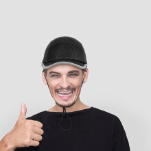 Lekki czarny kask ochronny w stylu czapki baseballowej z wentylacją do prac budowlanych i przemysłowych