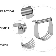 Coupe-pâte professionnel en acier inoxydable, design à bascule, simple et pratique.