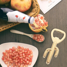 Apribottiglie in metallo a forma di cactus in lega di zinco, ideale come gadget decorativo per feste messicane, matrimoni o come strumento da bar.