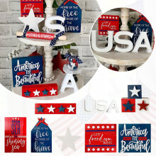 Plateau à étages en bois décoré aux couleurs patriotiques pour le 4 juillet