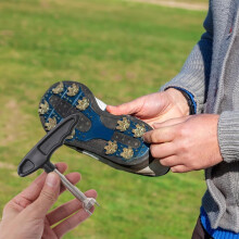 Chiave per chiodi da golf, strumento pratico per la rimozione dei chiodi delle scarpe da golf, chiave a due perni per la rimozione dei chiodi.