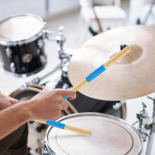 1 par de baquetas de bambú para batería, instrumentos de percusión, prácticas, cómodas, elegantes y de diseño sencillo (color aleatorio).