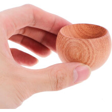 Soporte pequeño de madera para difusor de aceites esenciales de aromaterapia, ideal para decorar el escritorio.