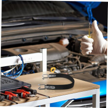 Sangle de levage robuste pour batteries de voiture avec crochet de fixation. Installation facile et matériau résistant à la déchirure.