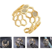 Offener, geometrischer Ring aus 14-karätig vergoldetem Gold mit Mikrozirkonia für Damen – ein schickes Modeaccessoire für den Finger.
