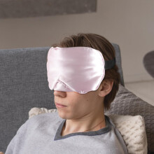 Verduisterend slaapmasker, comfortabel ontwerp voor een goede nachtrust.