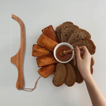 Brotschneider aus Edelstahl und Holz, reißfest, vielseitig einsetzbar