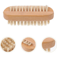 Brosse à ongles en bois avec poils de sanglier, idéale pour le nettoyage des ongles et la réalisation de nail art.