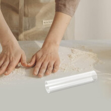 Moule tubulaire réutilisable pour façonner et conserver la pâte à biscuits, en ABS.