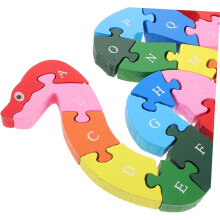 Puzzle in legno dell'alfabeto con blocchi di animali e smistamento dei colori, educativo.