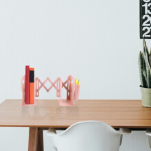 Sujetalibros de silicona ajustables para mesa con base antideslizante estable y diseño multifuncional.