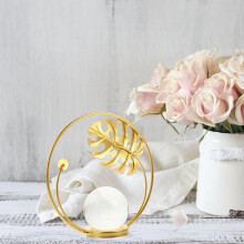 Boule de cristal avec support, ornement décoratif élégant en forme de Monstera.
