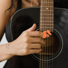 Soporte de silicona antideslizante para púas de guitarra. Diseño creativo y único. Funda para púas de guitarra. Parte del instrumento para tocar.