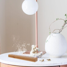 Caja quemadora de incienso Grace Bamboo de doble capa con soporte para varitas de incienso tallado hueco.