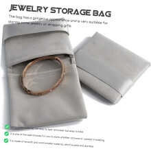 Pochette à bijoux portable et polyvalente pour ranger facilement vos accessoires de voyage.