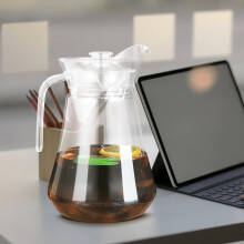 Botella térmica Cold Kettle de 1,3 L con material de policarbonato para viajes y para refrigerios en el hogar.