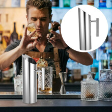 Vannkanne i rustfritt stål med komfortabelt håndtak og 1,5 l kapasitet for hjemmebruk
