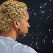 Micro-casque flexible à 2 oreillettes avec fil, en ABS, ultra-fin et léger.