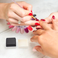 Handbeschilderde oefenstempel voor nagelkunst, compact stempelgereedschap voor manicure.