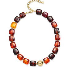 Collier ras de cou élégant en perles de plastique-brun rougeâtre