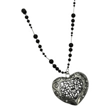 Fashionable Vintage Inspired Openwork Heart Pendant Necklace