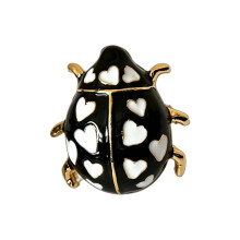 Artistieke oversized bugsvormige-wit zwarte kever1