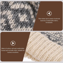 Berretto invernale in maglia da donna con protezione per le orecchie, caldo e spesso cappello da esterno in beige