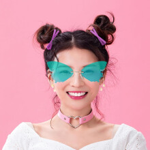 Sonnenbrille mit Schmetterlingsrahmen für Damen, grüne Gläser und goldener Rahmen, stylische Partybrille