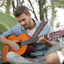 Verstellbarer Ukulelengurt mit einzigartigem, ethnisch inspiriertem Stickmuster, aus komfortablem PU- und Baumwollmaterial