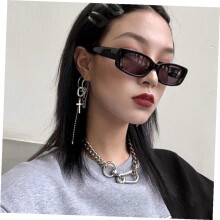 Lunettes de soleil colorées pour femmes, monture noire, style carré bonbon, lunettes de plage élégantes et décoratives pour les fêtes.