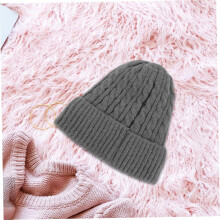 Gorro de punto suave con orejeras y forro polar para mujer.