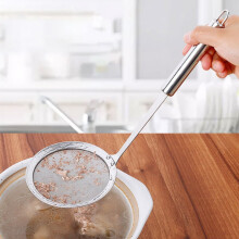 Kuchyňský skimmer z nerezové oceli s ergonomickou rukojetí, drátěné sítko s lžící