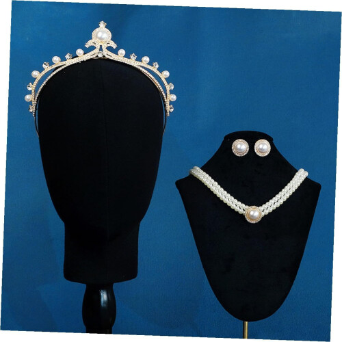 Set di gioielli da donna composto da tiara di perle, collana e orecchini in lega e strass.