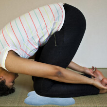 Komfortabel yogaknepute med høy rebounding PU-pute, sklisikker beskyttende knepute forlenger yogamatten