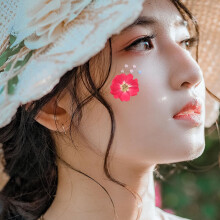 Mooie rode accessoires voor knutselen met gedroogde bloemen: 12 stuks synthetische gedroogde rozenknoppen.