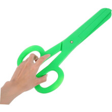 2 große grüne Clownscheren als Kostümrequisite, dekoratives Scherenaccessoire für Bühnenauftritte