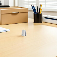 Bureauverdelerklemmen (2 stuks) van aluminiumlegering voor scheidingswanden en privacyschermen.