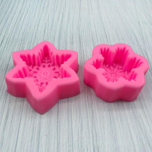 Stampo in silicone rosa per torte, ideale per la cottura a vapore e al forno.
