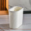 Slanke, gestreepte plastic afvalbak van 4 gallon (ca. 15 liter) wit 4
