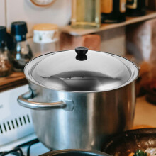 2 coperchi rotondi in acciaio inossidabile per pentole e padelle, resistenti all'usura e facili da pulire, ideali per cucinare.