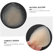2 almohadillas de silicona impermeables para cubrirse los pezones y proteger el bikini.