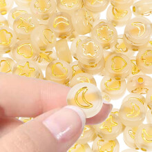 300-teiliges Set aus im Dunkeln leuchtenden Acrylperlen, flache, ovale, durchscheinende, lose Perlen mit Herz-, Stern- und Goldmuster