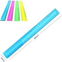 Juego de 32 reglas rectas de plástico para dibujo técnico, ideales para estudiantes y material escolar.