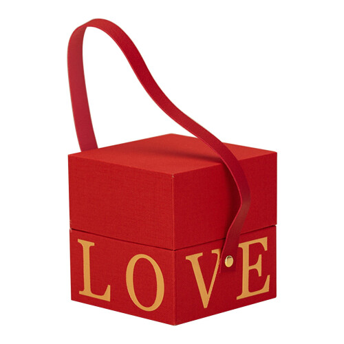 Romantische rote Geschenkbox mit Deckel – Kleine Praline & Blume 1