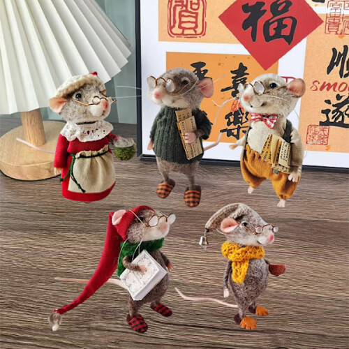 Felt Mouse Ornament Kit - Handmade Christmas Decoration 1