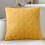 Coussin décoratif géométrique jaune 45 x 45 cm 4